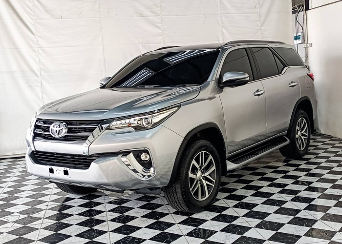 TOYOTA Fortuner