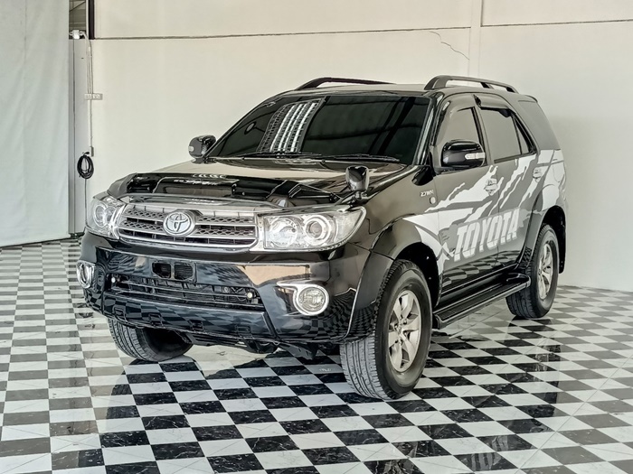 TOYOTA Fortuner