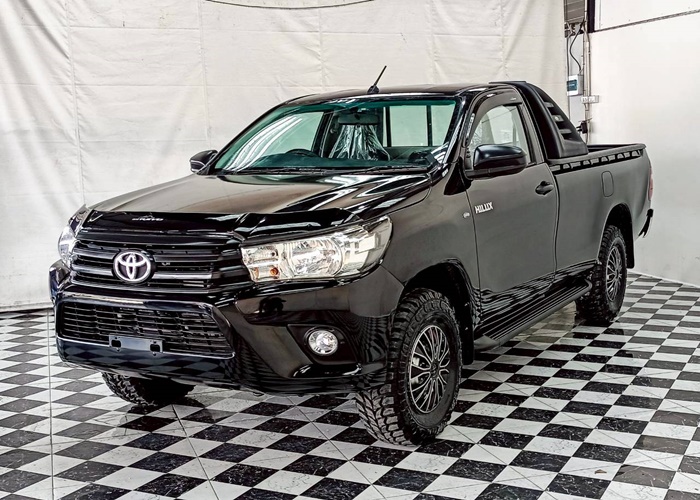 TOYOTA Hilux