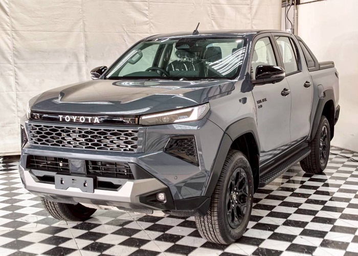 TOYOTA TRAVO OVERLAND PLUS