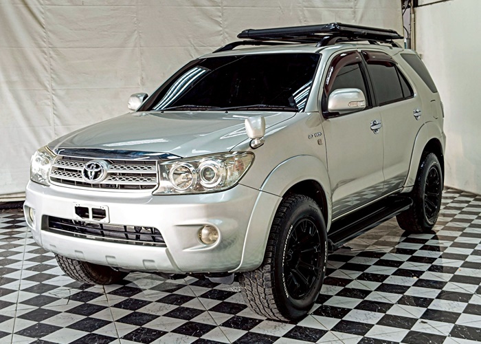 TOYOTA Fortuner
