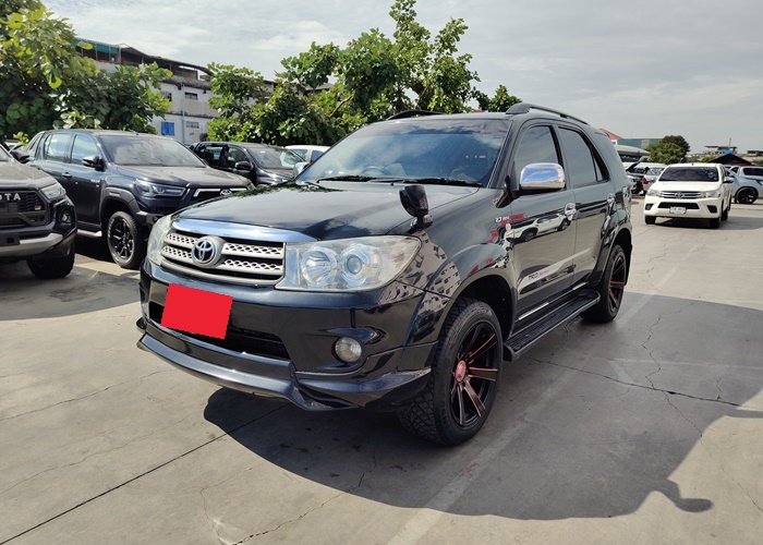 TOYOTA Fortuner