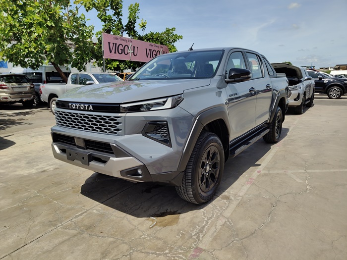 TOYOTA Hilux