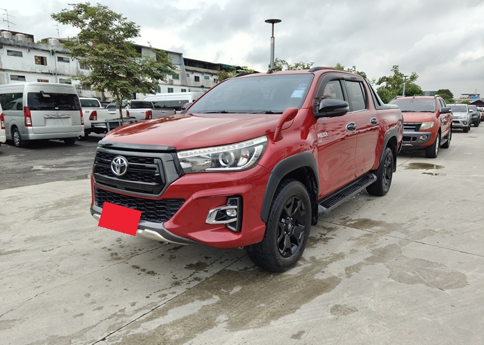 TOYOTA Hilux