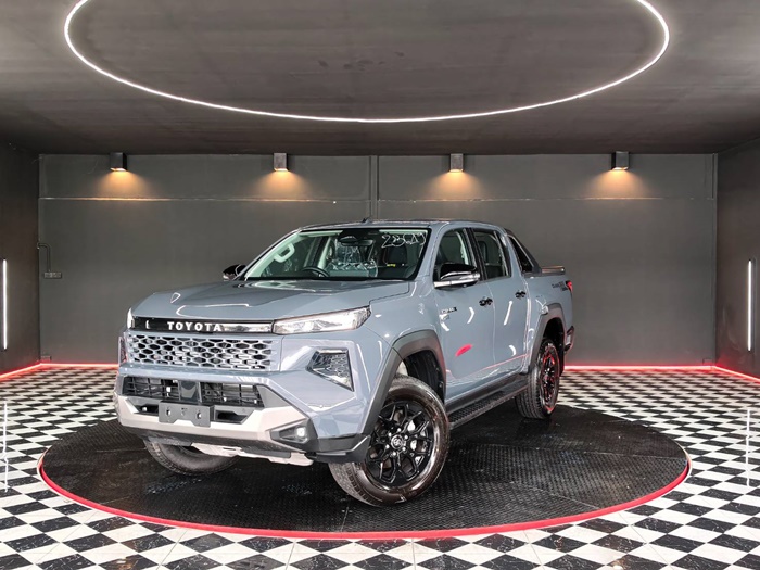 TOYOTA HILUX TRAVO OVERLAND PLUS