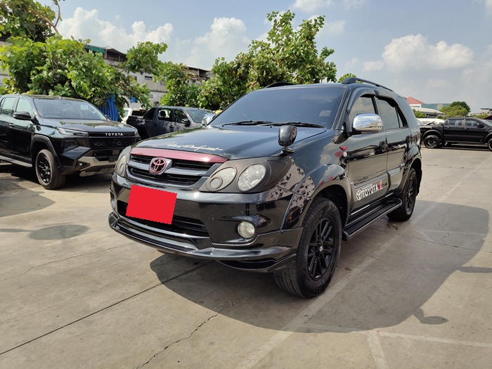 TOYOTA Fortuner