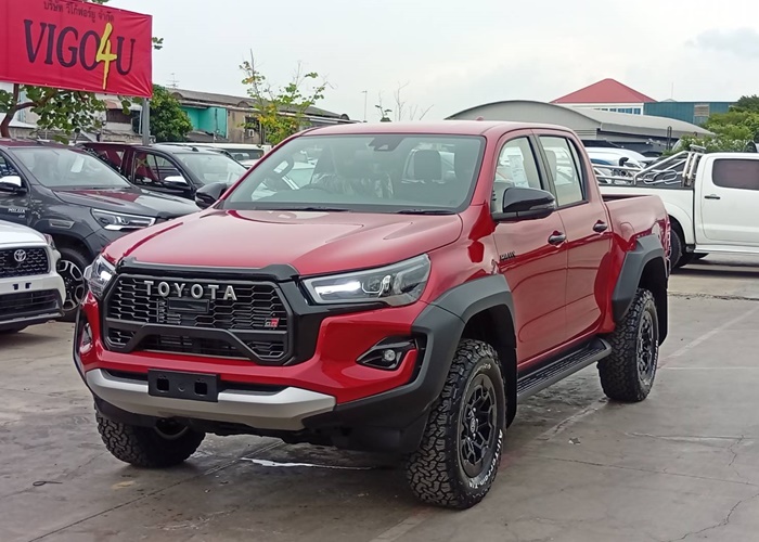 TOYOTA Hilux