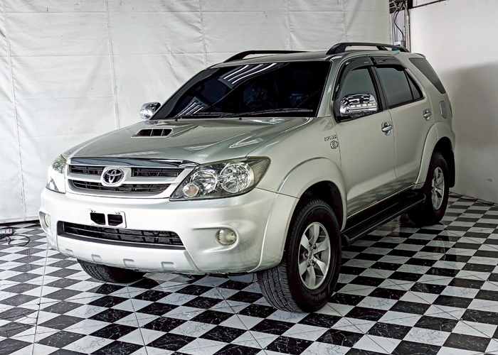 TOYOTA Fortuner