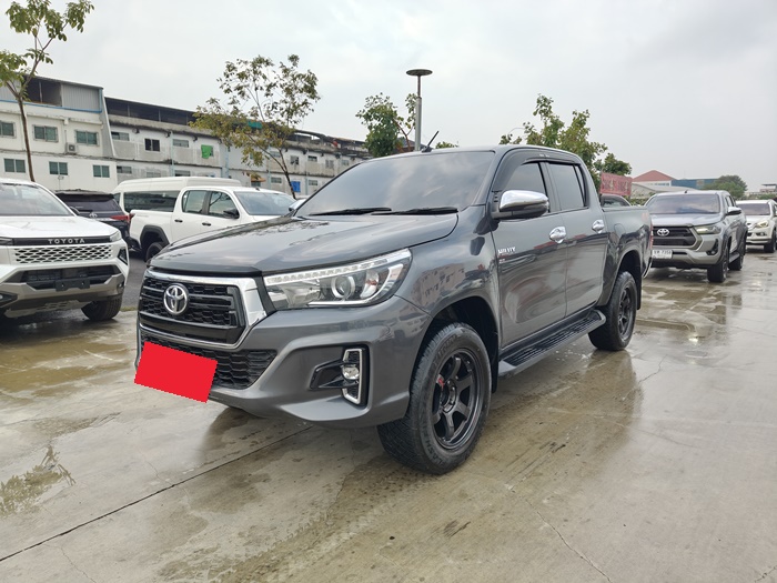 TOYOTA Hilux