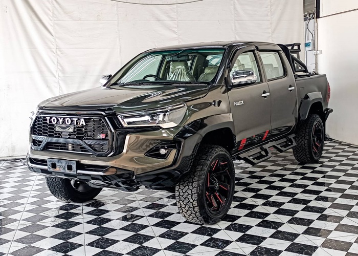TOYOTA Hilux