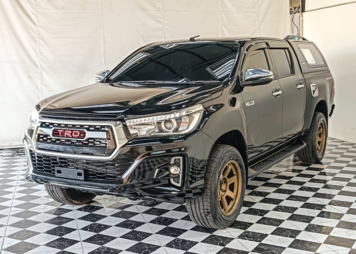 TOYOTA Hilux