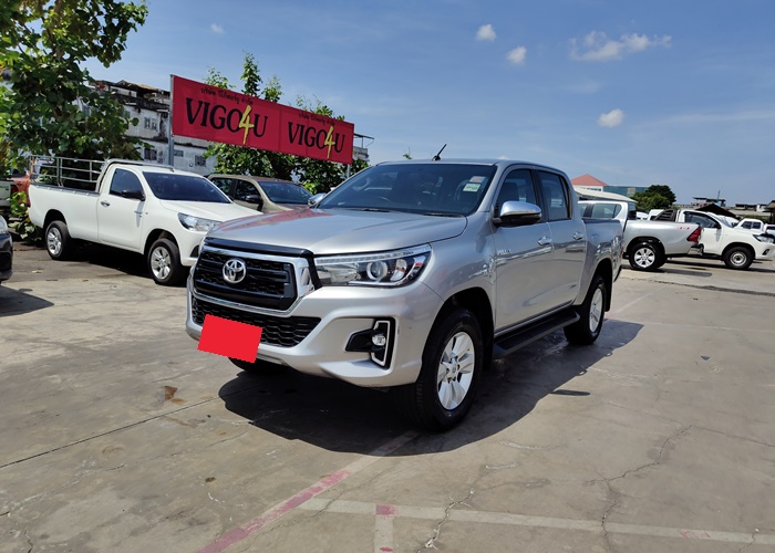 TOYOTA Hilux