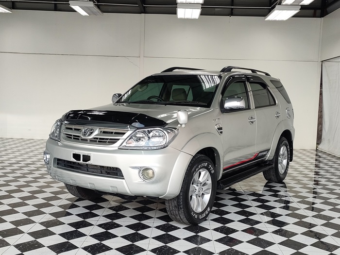 TOYOTA Fortuner