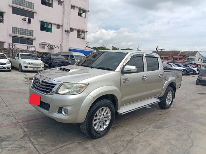 TOYOTA Hilux
