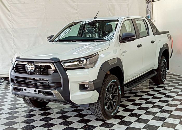 TOYOTA Hilux