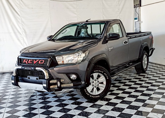 TOYOTA Hilux