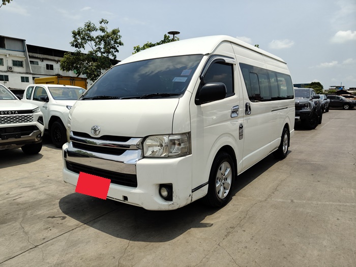 TOYOTA COMMUTER