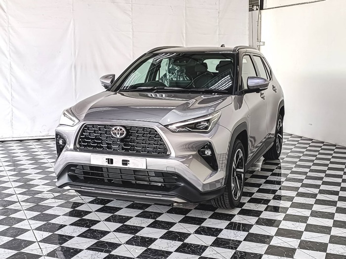 TOYOTA CROSS