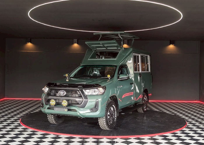 TOYOTA Hilux