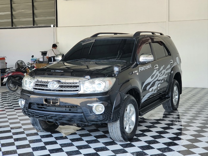 TOYOTA Fortuner