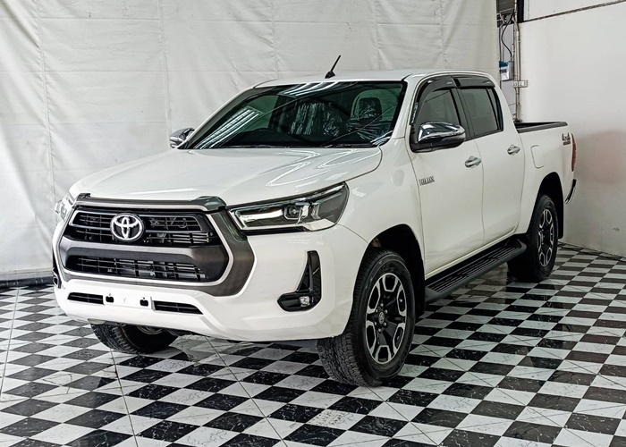 TOYOTA Hilux