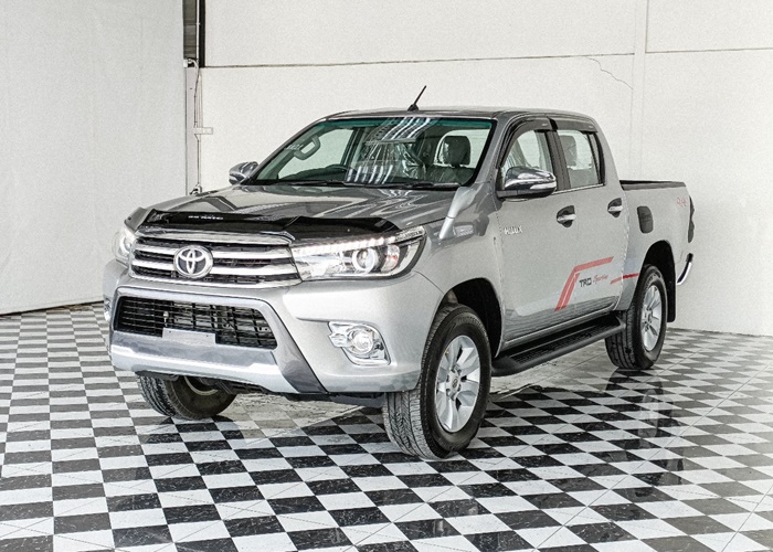 TOYOTA Hilux