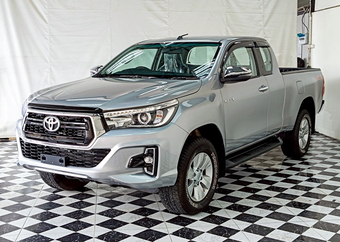 TOYOTA Hilux