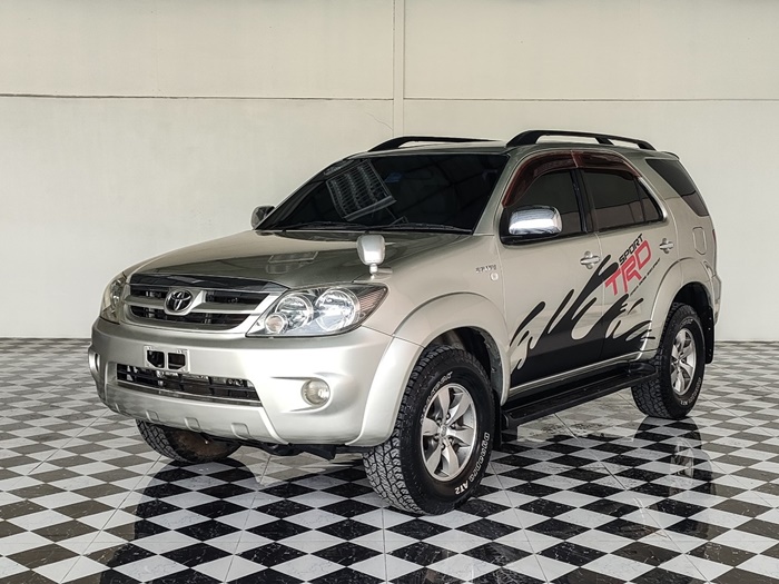 TOYOTA Fortuner