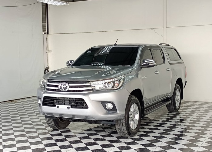 TOYOTA Hilux