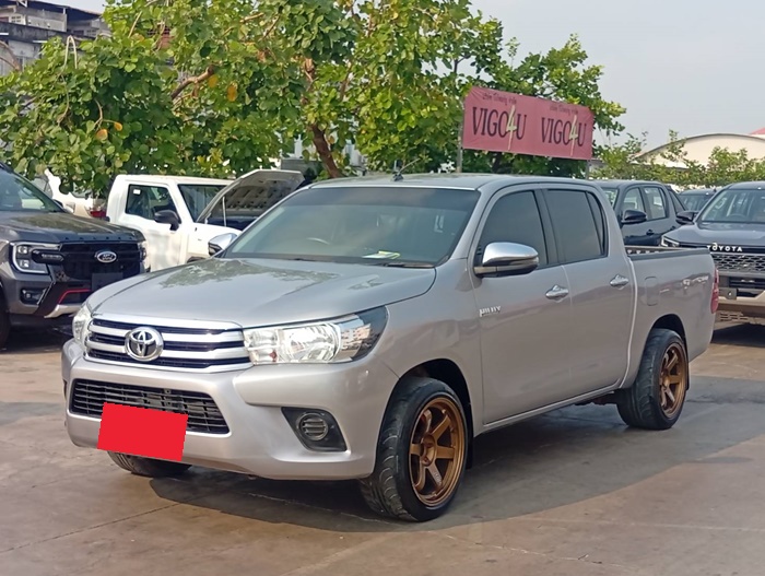 TOYOTA Hilux