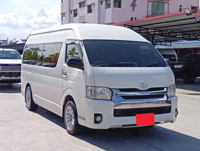 TOYOTA COMMUTER