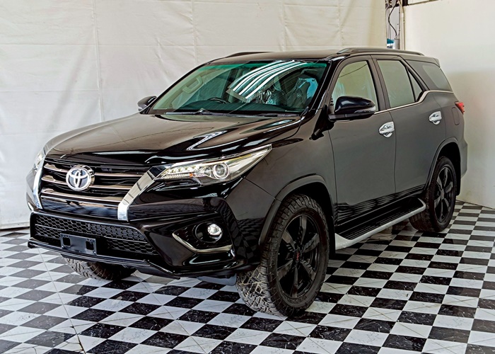 TOYOTA Fortuner