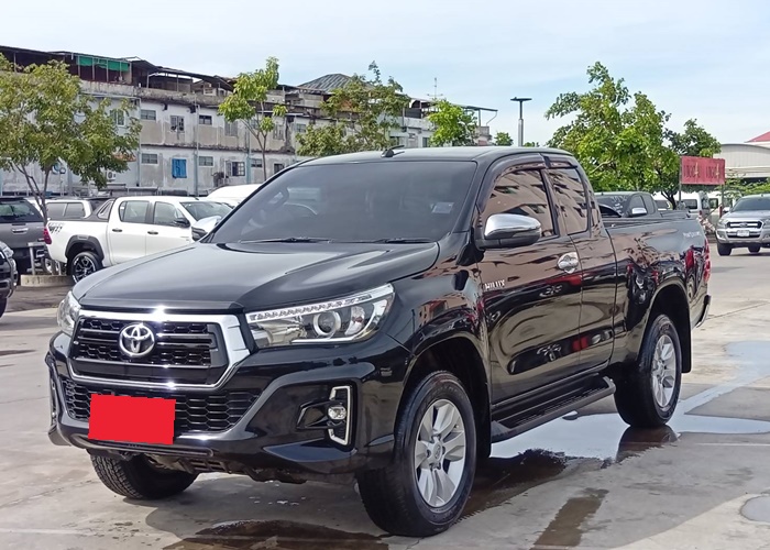 TOYOTA Hilux