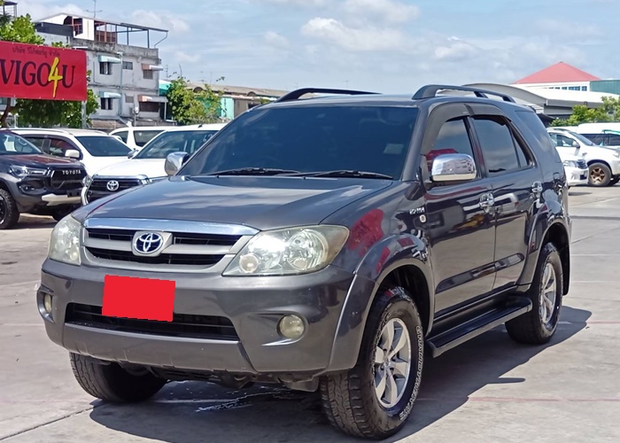 TOYOTA Fortuner