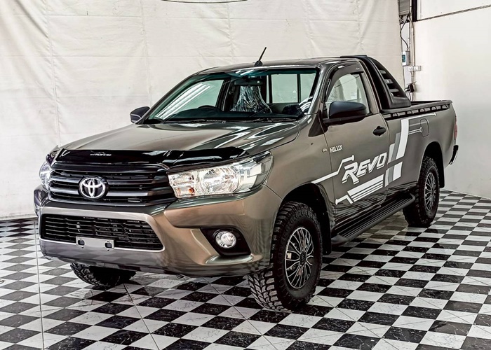 TOYOTA Hilux