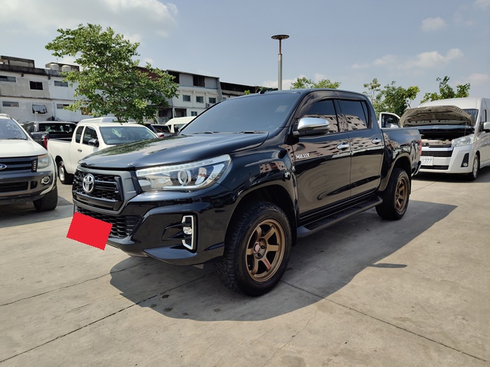 TOYOTA Hilux