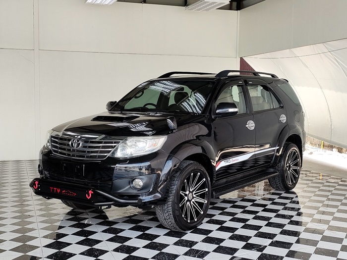 TOYOTA Fortuner