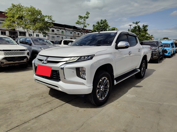 MITSUBISHI Triton