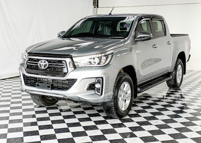 TOYOTA Hilux