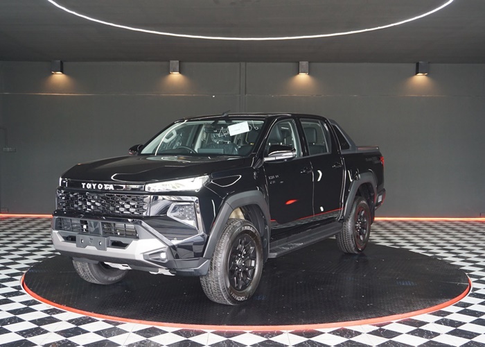 TOYOTA HILUX TRAVO OVERLAND