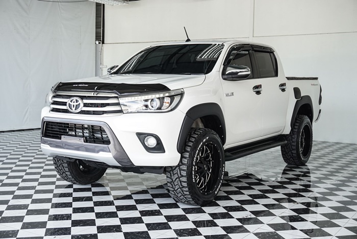 TOYOTA Hilux