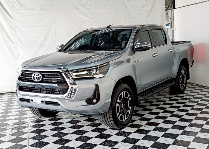 TOYOTA Hilux