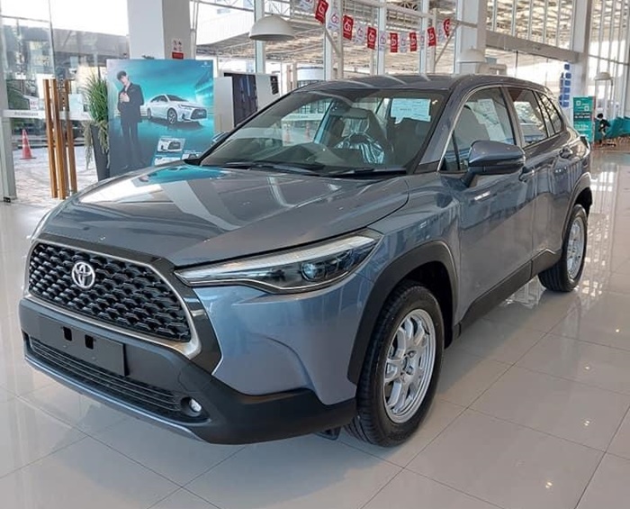 TOYOTA CROSS