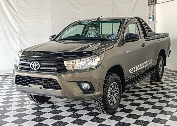 TOYOTA Hilux