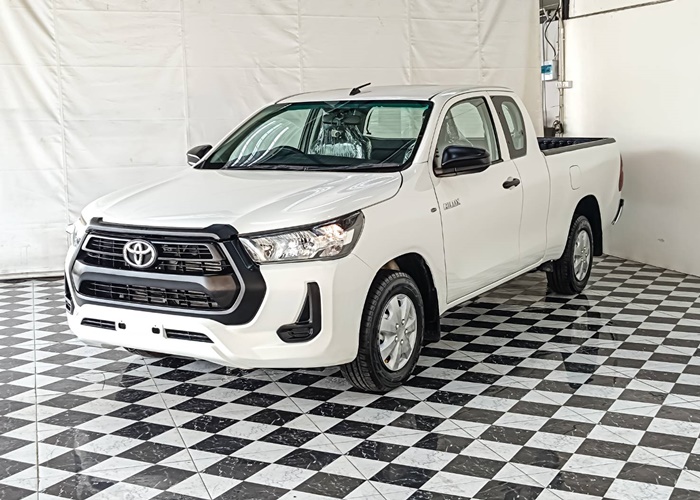 TOYOTA Hilux