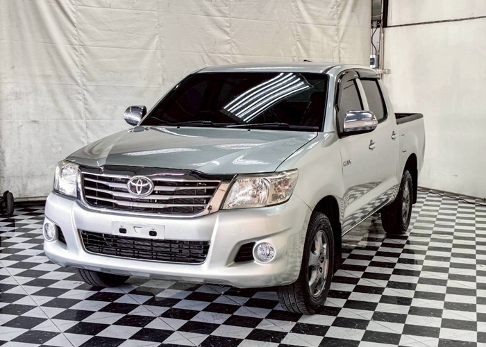 TOYOTA Hilux