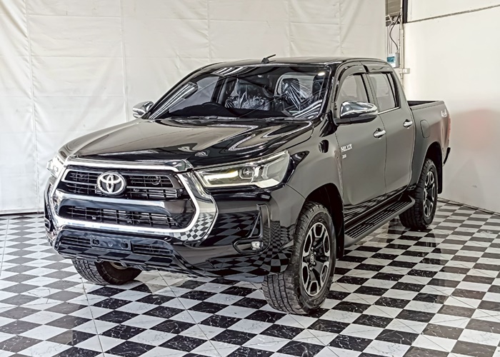 TOYOTA Hilux