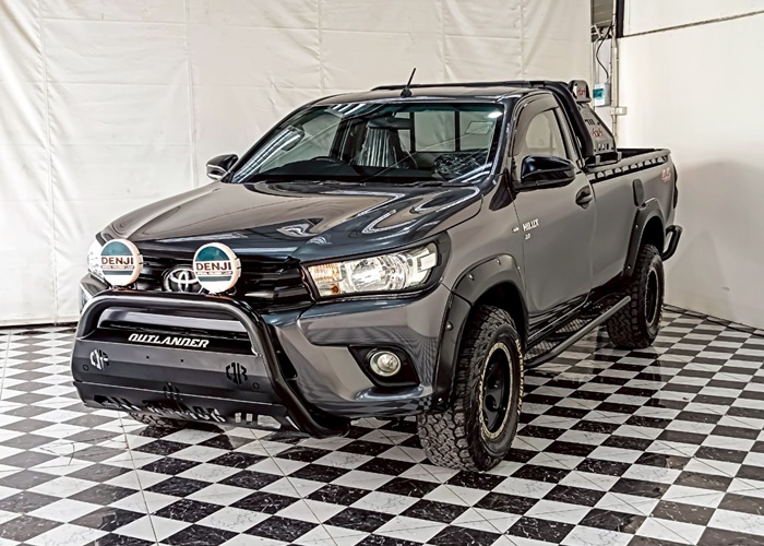 TOYOTA Hilux