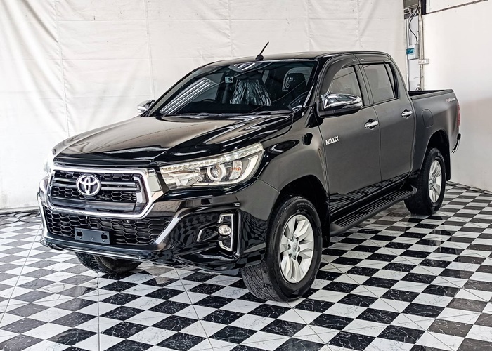 TOYOTA Hilux