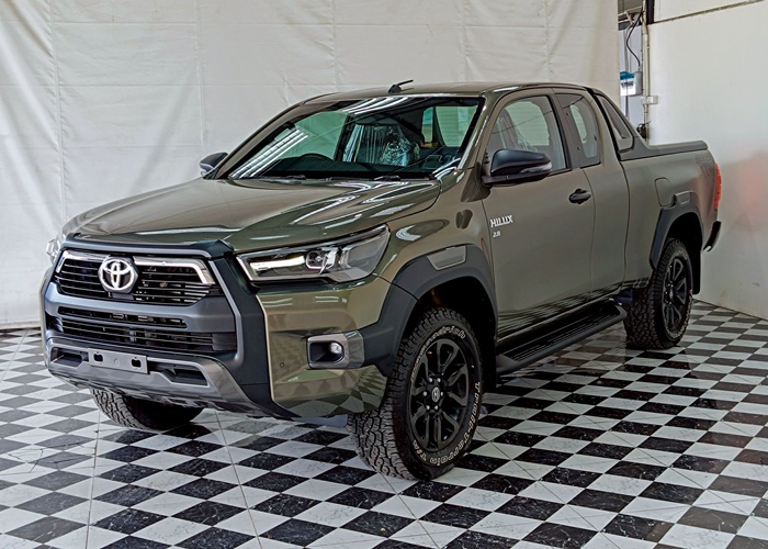 TOYOTA Hilux